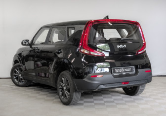 Подержанный автомобиль Kia Soul 2022 года (7 фото)