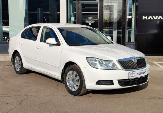 Подержанный автомобиль Skoda Octavia Liftback 2011 года (3 фото)