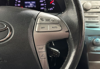 Подержанный автомобиль Toyota Camry Sedan 2009 года (17 фото)