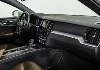 Подержанный автомобиль Volvo S60 2020 года (9 фото)