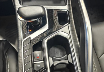 Подержанный автомобиль Geely Tugella 2021 года (14 фото)