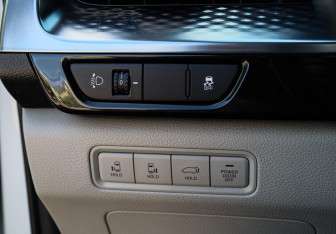 Подержанный автомобиль Kia Carnival 2021 года (24 фото)