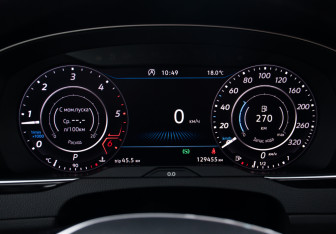 Подержанный автомобиль Volkswagen Arteon 2019 года (10 фото)