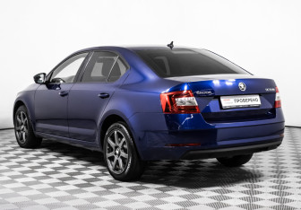 Подержанный автомобиль Skoda Octavia Liftback 2017 года (7 фото)
