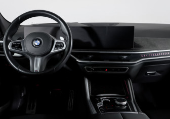 Подержанный автомобиль BMW X6 2024 года (12 фото)