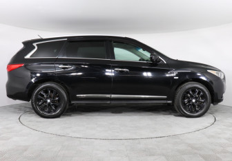 Подержанный автомобиль Infiniti QX60 2015 года (4 фото)