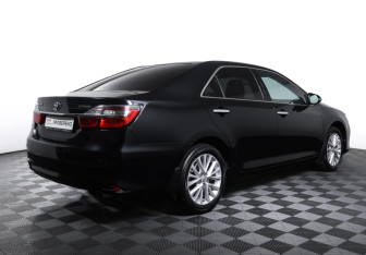 Подержанный автомобиль Toyota Camry Sedan 2015 года (5 фото)