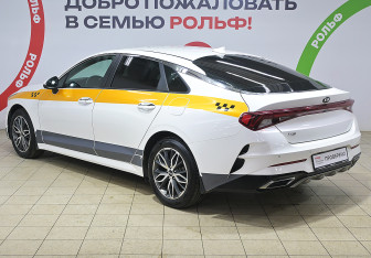 Подержанный автомобиль Kia K5 2020 года (6 фото)