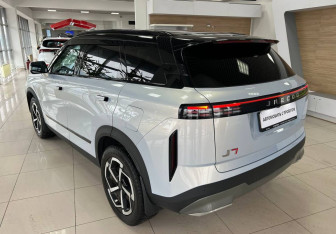 Подержанный автомобиль Jaecoo J7 2024 года (7 фото)