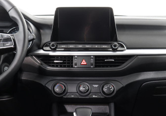 Подержанный автомобиль Kia Cerato Sedan 2022 года (8 фото)