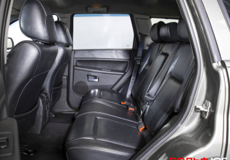 Подержанный автомобиль Jeep Grand Cherokee 2008 года (10 фото)