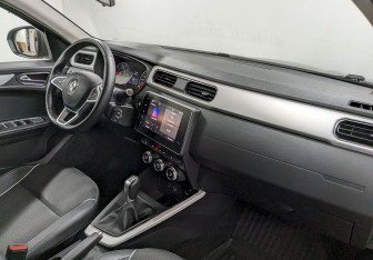 Подержанный автомобиль Renault Arkana 2021 года (19 фото)