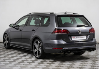 Подержанный автомобиль Volkswagen Golf R Wagon 2018 года (8 фото)