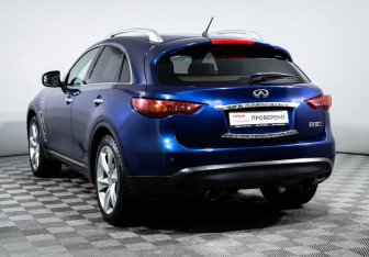 Подержанный автомобиль Infiniti FX 2013 года (7 фото)