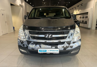 Подержанный автомобиль Hyundai Grand Starex 2008 года (2 фото)