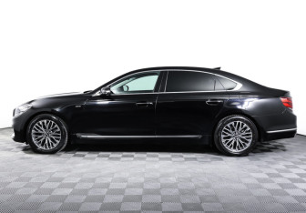 Подержанный автомобиль Kia K900 2019 года (8 фото)