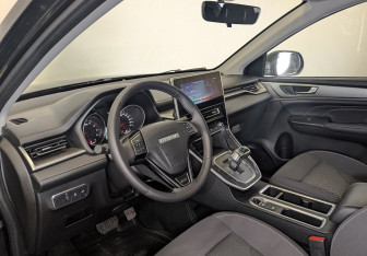 Подержанный автомобиль Haval M6 2023 года (16 фото)