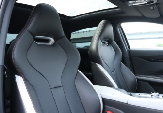 Подержанный автомобиль Changan UNI-V 2024 года (14 фото)