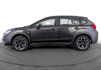 Подержанный автомобиль Subaru XV 2012 года (8 фото)