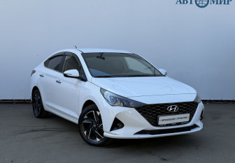 Подержанный автомобиль Hyundai Solaris Sedan 2021 года (3 фото)