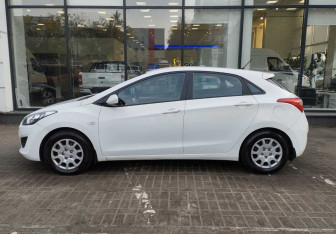 Подержанный автомобиль Hyundai i30 Hatchback 2013 года (5 фото)