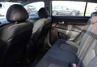 Подержанный автомобиль Kia Sportage 2012 года (10 фото)