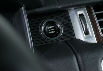 Подержанный автомобиль Land Rover Range Rover 2014 года (18 фото)