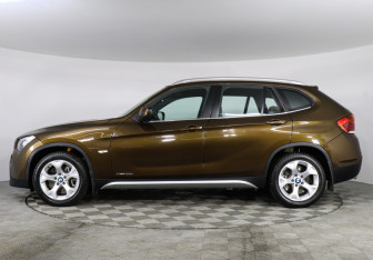 Подержанный автомобиль BMW X1 2009 года (5 фото)