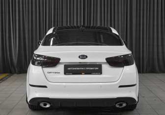 Подержанный автомобиль Kia Optima Sedan 2015 года (5 фото)