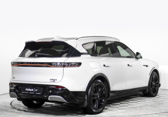 Подержанный автомобиль Voyah Free 2023 года (5 фото)