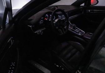 Подержанный автомобиль Porsche Panamera Wagon 2017 года (23 фото)