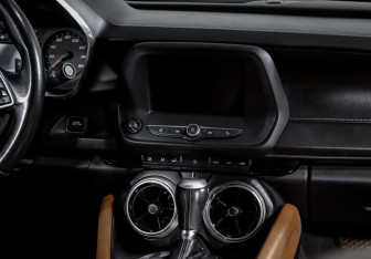 Подержанный автомобиль Chevrolet Camaro Convertible 2019 года (13 фото)