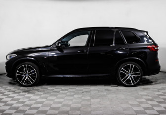 Подержанный автомобиль BMW X5 2019 года (8 фото)