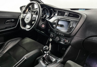 Подержанный автомобиль Kia Ceed GT 2017 года (9 фото)