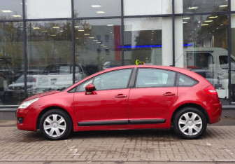 Подержанный автомобиль Citroen C4 Hatchback 2010 года (5 фото)