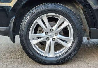 Подержанный автомобиль Hyundai Santa Fe 2011 года (10 фото)