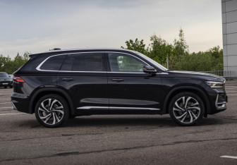 Подержанный автомобиль Geely Monjaro 2024 года (5 фото)