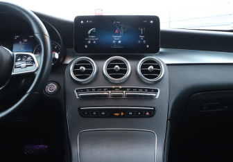 Подержанный автомобиль Mercedes-Benz GLC Coupe 2019 года (15 фото)
