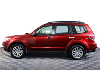 Подержанный автомобиль Subaru Forester Suv 2011 года (8 фото)