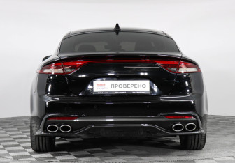 Подержанный автомобиль Kia Stinger 2022 года (6 фото)