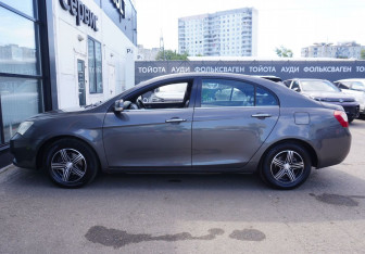 Подержанный автомобиль Geely Emgrand EC7 Sedan 2012 года (8 фото)