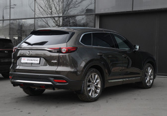 Подержанный автомобиль Mazda CX-9 2018 года (5 фото)