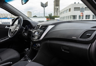 Подержанный автомобиль Hyundai Solaris Hatchback 2016 года (13 фото)