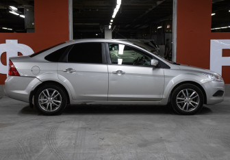 Подержанный автомобиль Ford Focus Sedan 2010 года (4 фото)