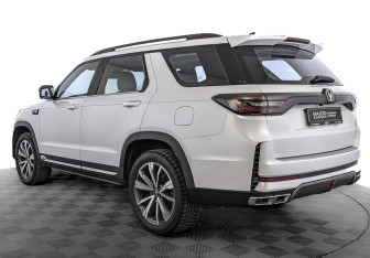 Подержанный автомобиль Changan CS95 2023 года (7 фото)