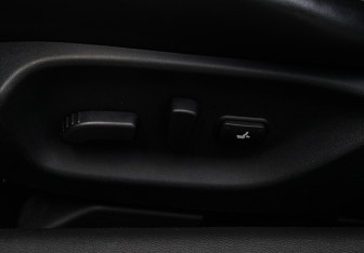 Подержанный автомобиль Infiniti Q50 2014 года (17 фото)