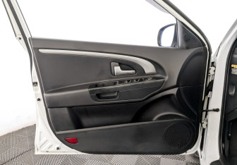 Подержанный автомобиль Kia Ceed Hatchback 2010 года (19 фото)