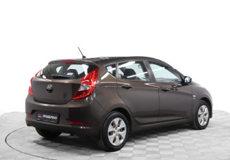 Подержанный автомобиль Hyundai Solaris Hatchback 2015 года (5 фото)