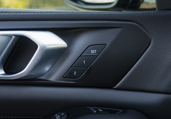 Подержанный автомобиль BMW X5 2022 года (22 фото)