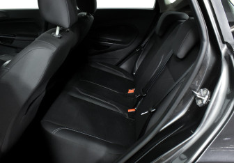 Подержанный автомобиль Ford Fiesta Hatchback 2016 года (10 фото)